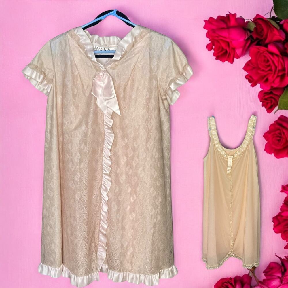 Vintage I. Magnin 2-Piece Peach Lace Peignoir Nightgown & Robe Set